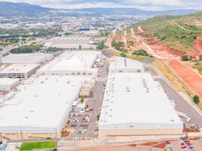 Parque Industrial Tecnológico II / Nave 4