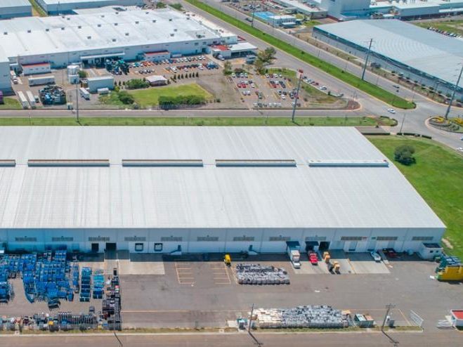 Castro Del Río Industrial Park / Nave 27
