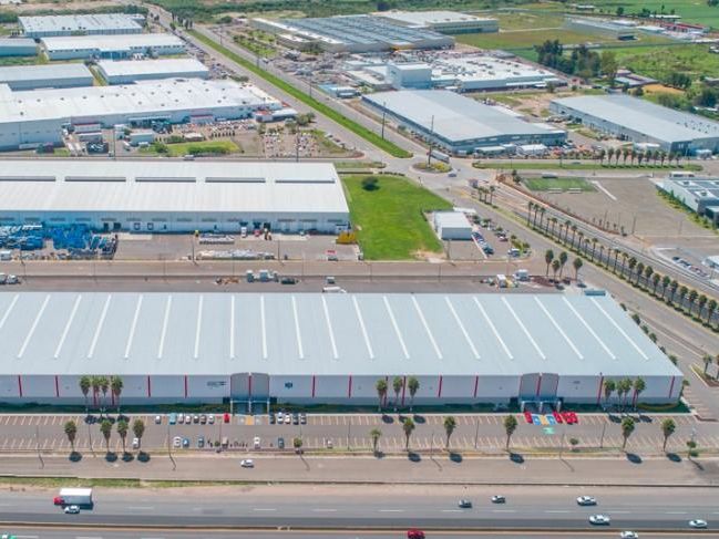 Castro Del Río Industrial Park / Nave 28